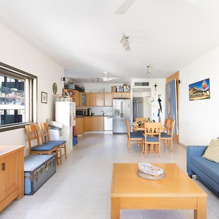 Cozy 3Br Apt W Big Windows 5 Min Walk From Beach With Shelter By Sea N' Rent 텔아비브 외부 사진